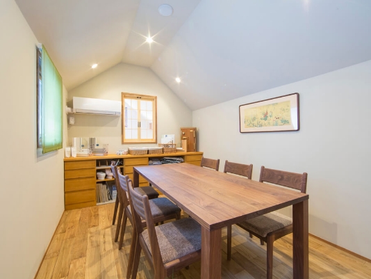 木の温もりあるダイニング