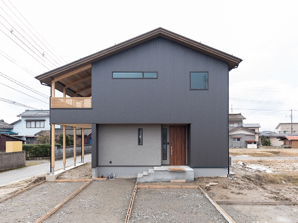 新築の外観写真